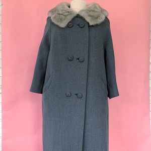 Vintage 60’s Gray Winter Coat with Fur Collar